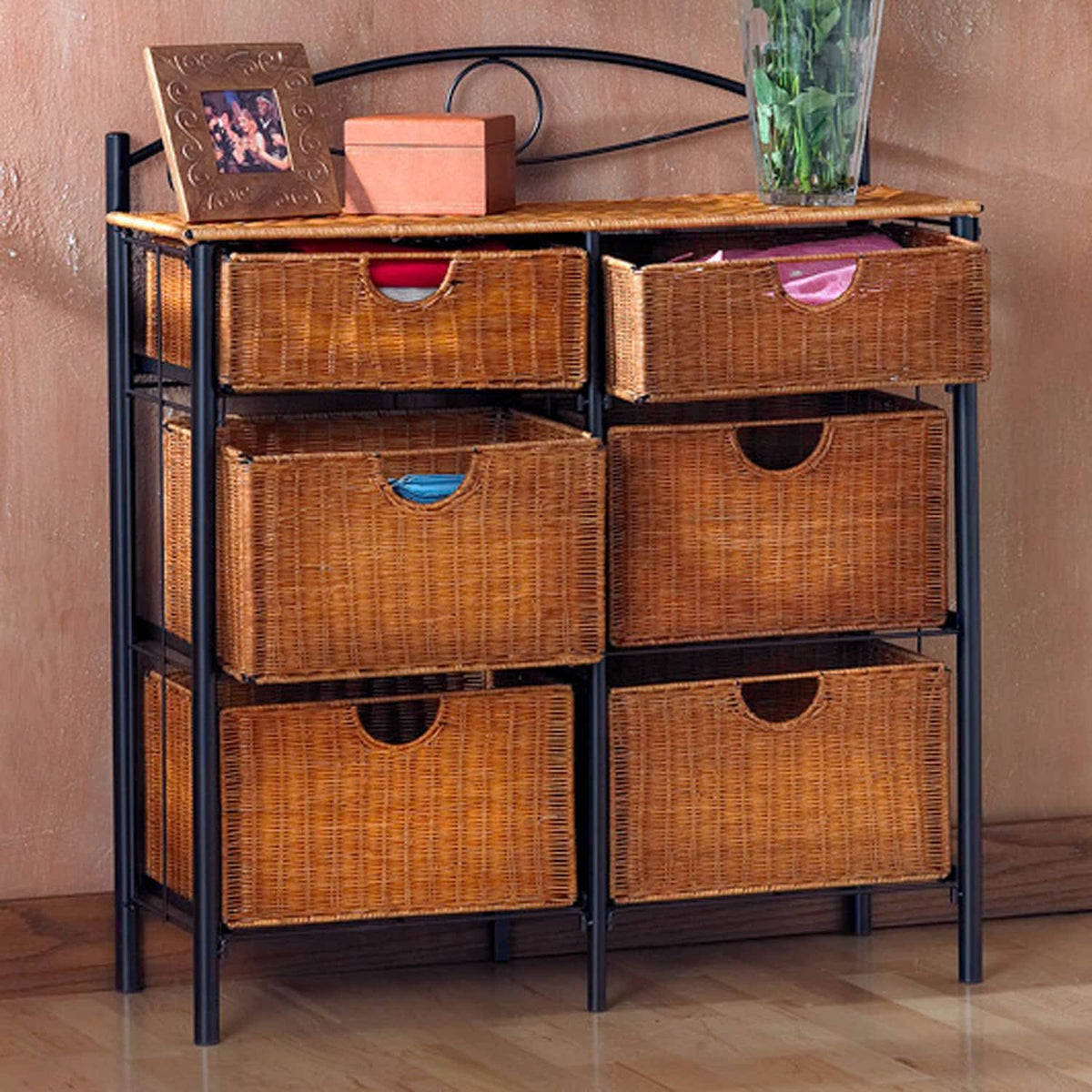Black/Brown Iron/Wicker Storage Chest S462