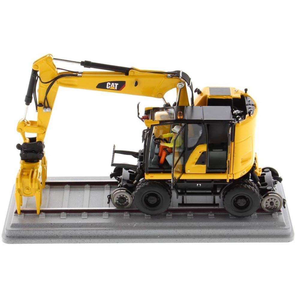 Safety Yellow Wheeled Excavator 1/50 Diecast Model A54881