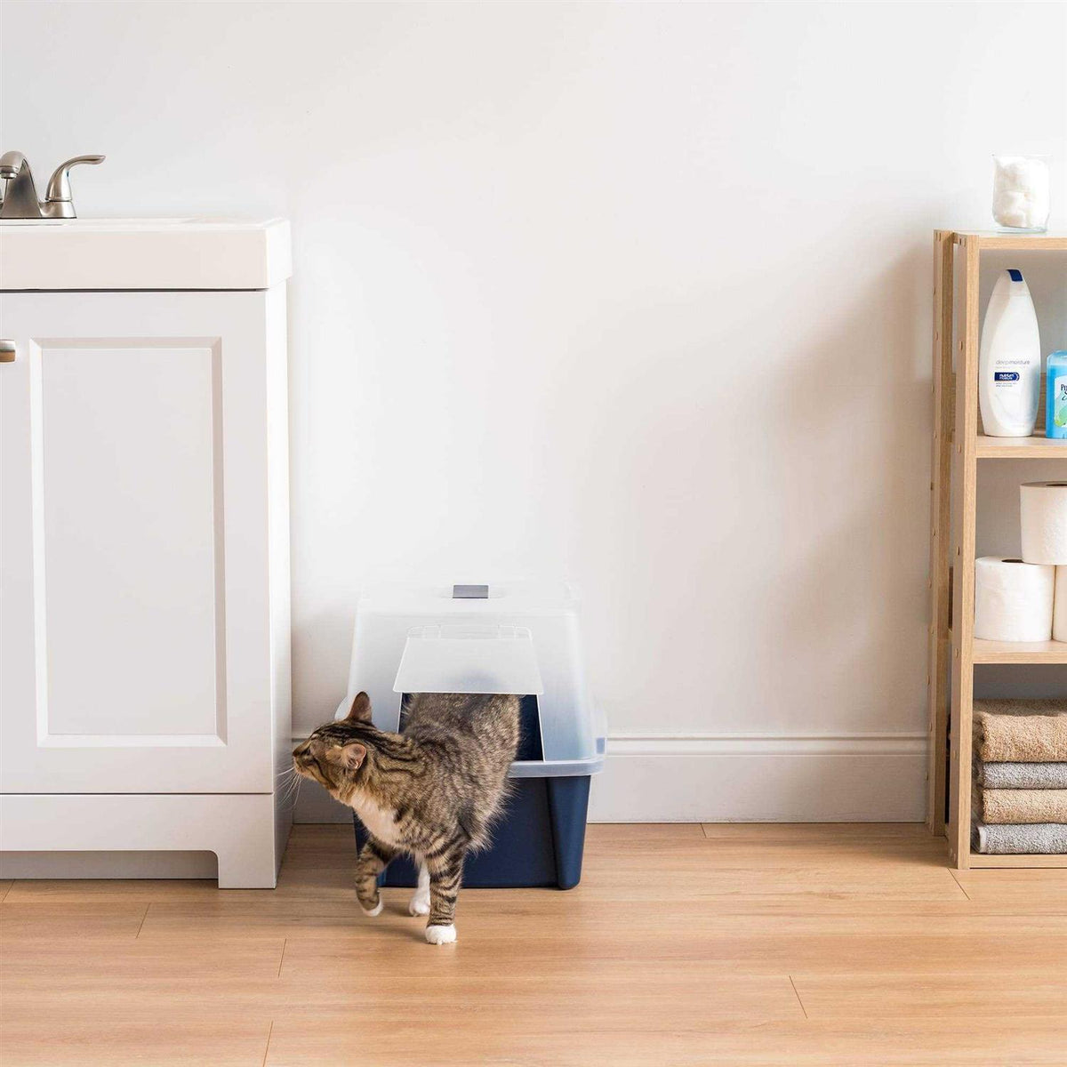Large Hooded Litter Box C4035