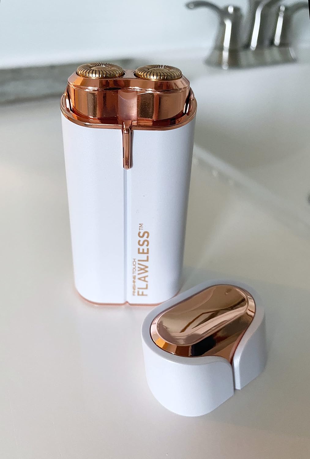 White/Rose Gold Facial Electric Hair Remover O33905
