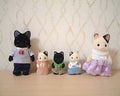 Charcoal Cat Family F9555