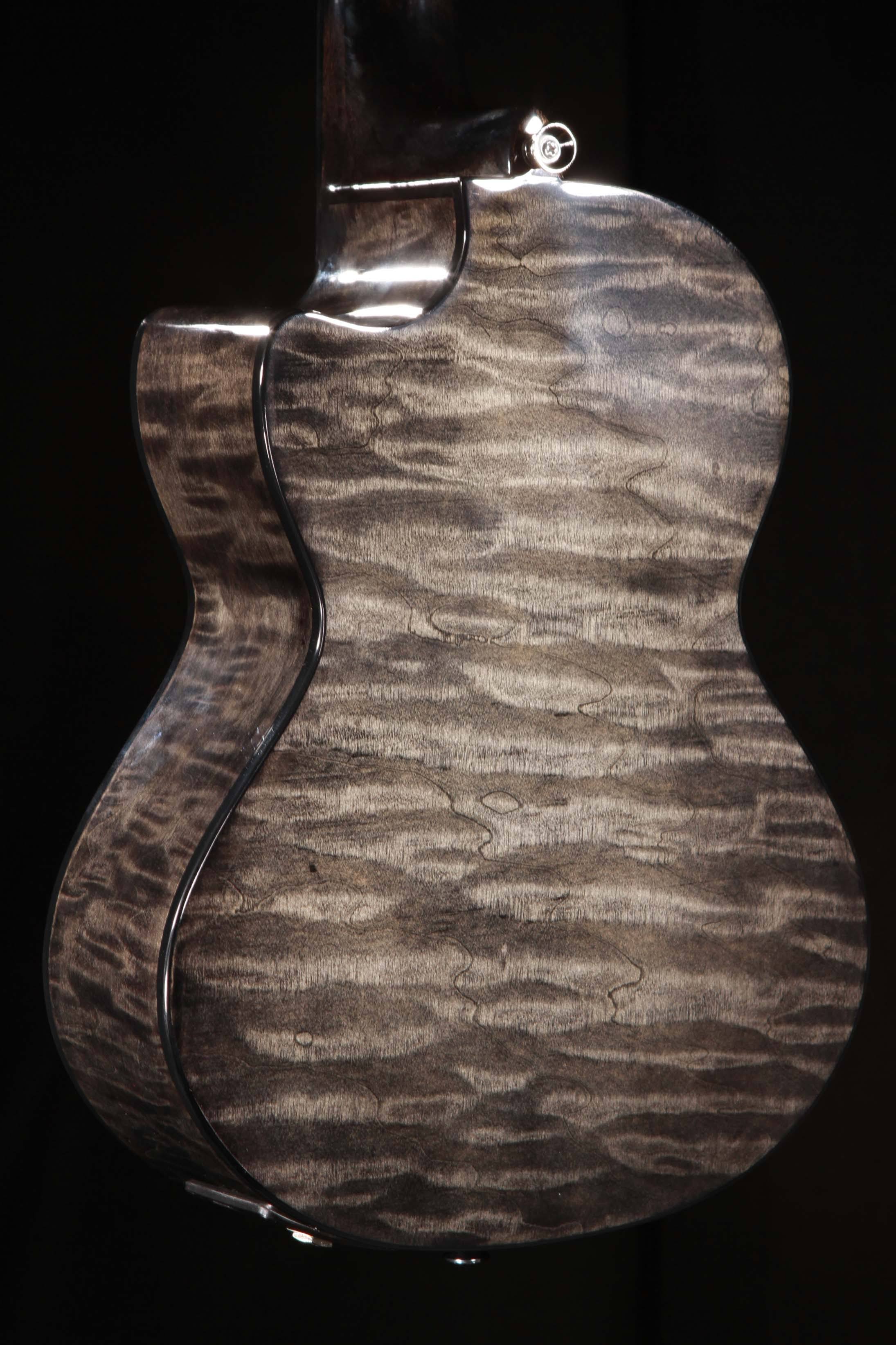 Black Quilted Maple J731383