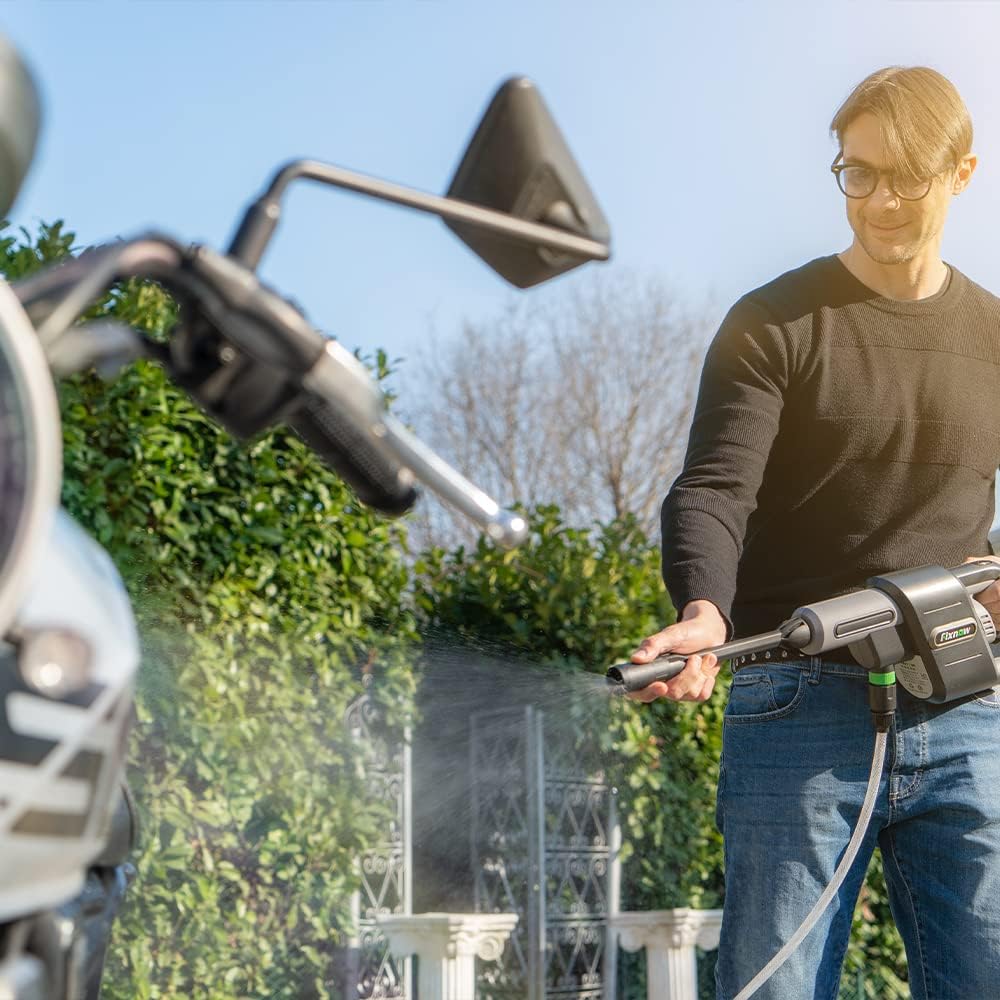 Cordless 24V 600PSI Pressure Washer with 4 Nozzles P35681