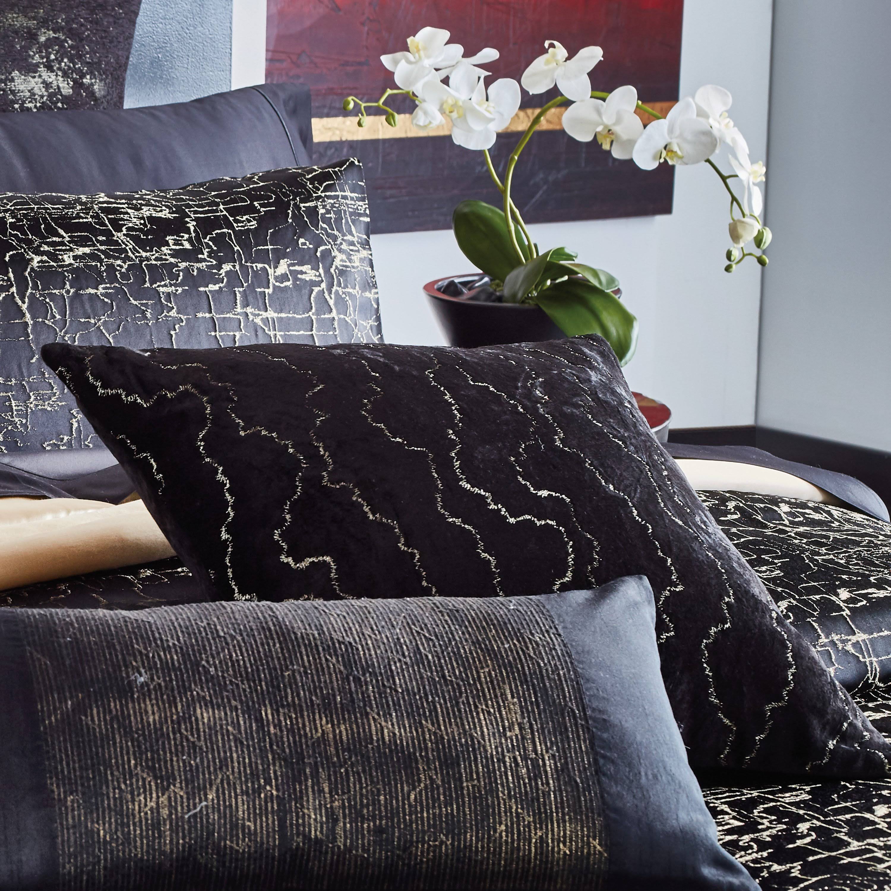 Onyx Standard Sham - Black T3092